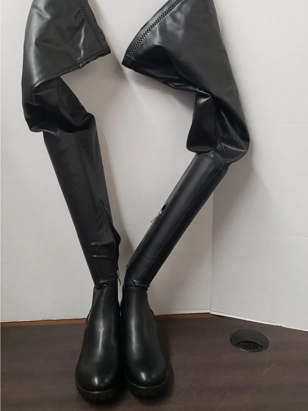 NWOT Azalea Wang Surgical Slim Fit Thigh High Boots     Size 10